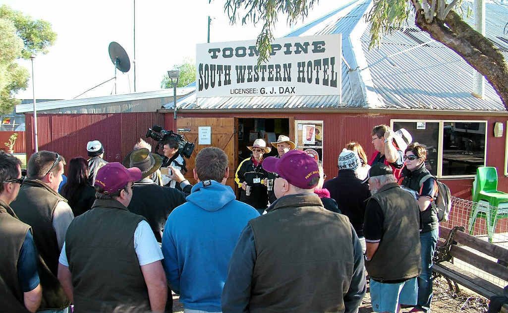 Angel Flight Trailblazers arrive at the 100-year-old Toompine South Western Hotel. Angel Flight Trailblazers arrive at the 100-year-old Toompine South Western Hotel.